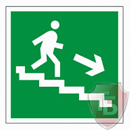 Знаки П/Б  Направление к эвакуационному выходу по лестнице вниз (Правосторонний) (200х200)