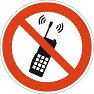 Знаки П/Б  Запрещается пользоваться мобильным(сотовым) телефоном или переносной рацией (200х200)